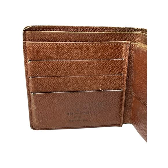 934. Louis Vuitton Monogram Bifold Wallet - Picture 6 of 9
